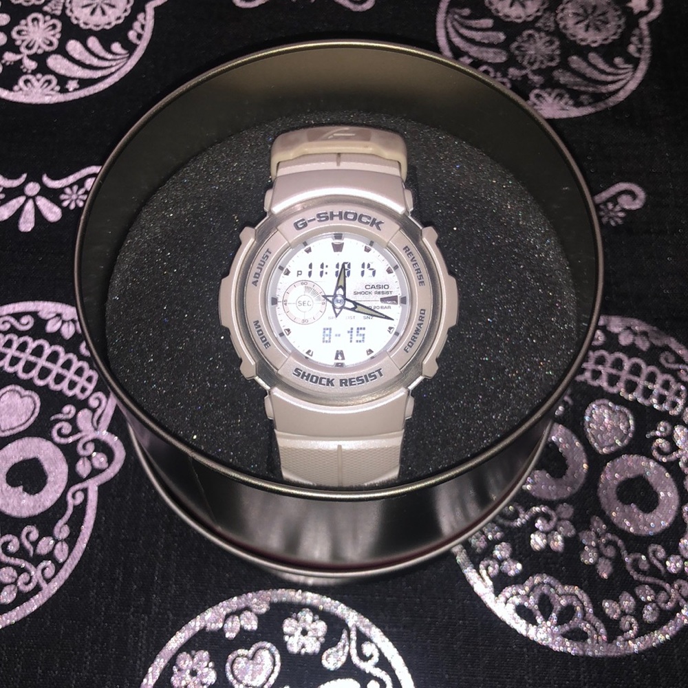 G-SHOCK white ivory watch